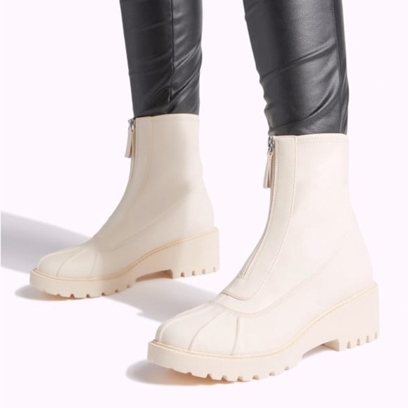 SHOE DAZZLE Adabelle Ankle Lug Sole Platform Chelsea Birch Ivory Boots Size 10 - Picture 1 of 10